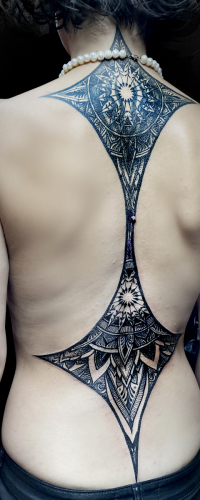 1_geometricke.tetovani.dotwork.Mak_.003