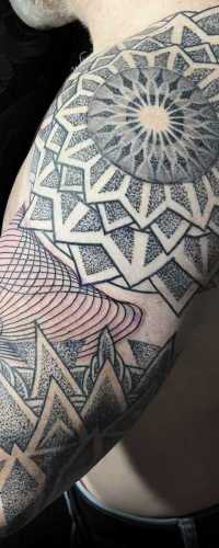 geometricke.tetovani.dotwork.Mak_.002